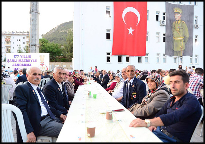 İftarda Asker Millet Kaynaşması