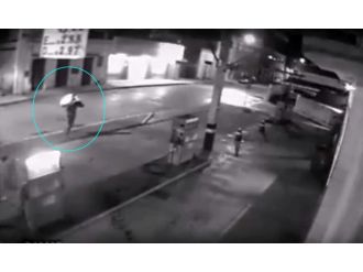 Pompacı soyguncuyu yaktı !