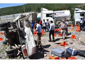 Yol çalışması yapan ekibe TIR çarptı: 1 ölü, 1 yaralı