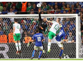 İrlanda adını bir üst tura yazdırdı