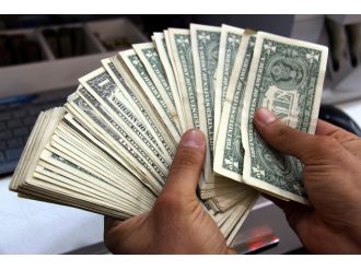 Dövizciler ’1 dolar’ stokluyor