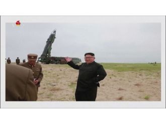 Kim füze denemelerini bizzat takip etmiş