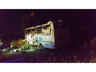 Tarım işçilerini taşıyan araç otobüs yaptı: 13 yaralı