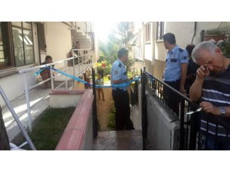 Bir evde 3 kişi ölü bulundu