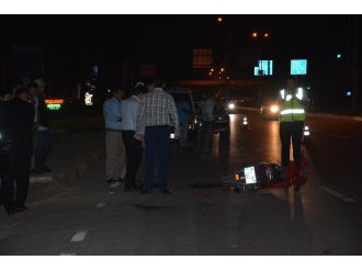 Motosikletle kamyonet çarpıştı: 1 yaralı