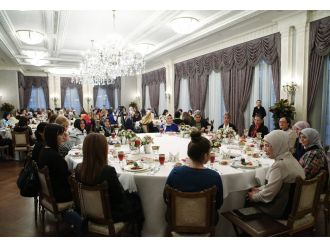 Eemine Erdoğan özel harekat polisi eşleri ile iftarda bir araya geldi