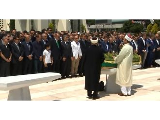 Cenaze törenine Erdoğan ve Gül de katıldı