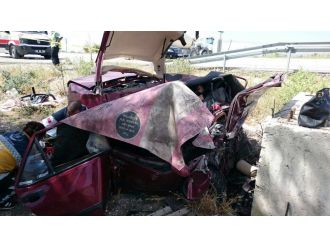 Afyonkarahisar’da feci kaza: Aynı aileden 4 ölü, 1 yaralı