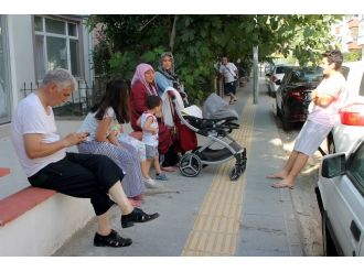 Deprem Yalovalıları sokağa döktü