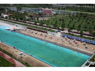 Denizi olmayan Eskişehir’de plaj sezonu açıldı