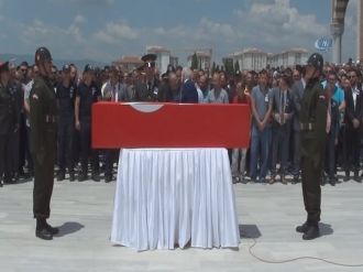 Şehit uzman çavuş son yolcuğuna uğurlandı