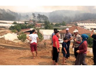 Mahsur kalan 8 kişi kurtarılmaya çalışılıyor