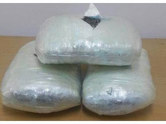 64 yaşındaki kadın 12 kilo esrarla yakalandı