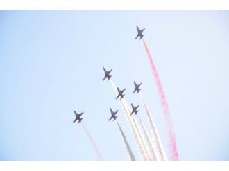 Türk Yıldızları nefes kesti