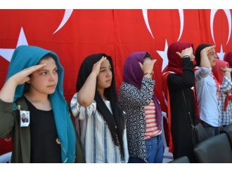 Ordu şehidine selam durdu