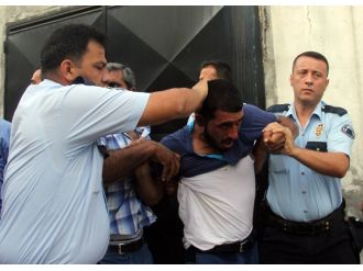 Yankesicileri linçten polis kurtardı