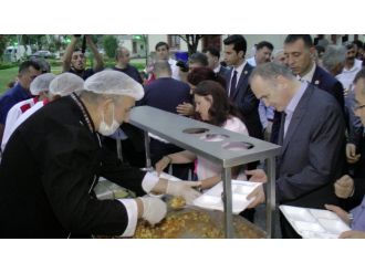 Bakan Özlü iftarını Düzce’de yaptı