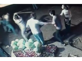 Silahlı, bıçaklı ve sopalı kavgada 4 kişi yaralandı