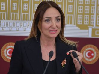 Türel’den Nazlıaka’ya: Kaçak kullandığın sular bu yangını söndürmez