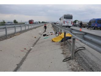 Otomobil şarampole yuvarlandı: 1 ölü, 4 yaralı