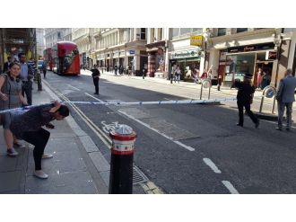Londra’da şüpheli paket alarmı