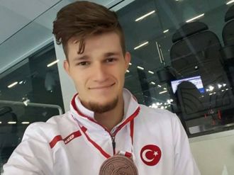 Yasin Süzen altın madalya kazandı