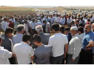 Havalimanı saldırısında hayatını kaybeden genç kız toprağa verildi