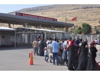 Suriyeliler bayramlaşmak için ülkelerine gidiyor