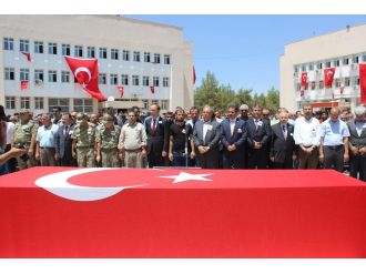 Öksüz şehit toprağa verildi