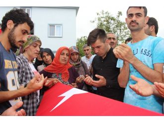 Saldırıda ölen eski milli güreşçi son yolculuğuna uğurlandı