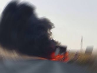 PKK’lılar araçları yaktı: 25 personelden haber yok