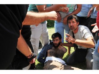 Camideki eylemcinin üzerinden el yapımı bomba çıktı