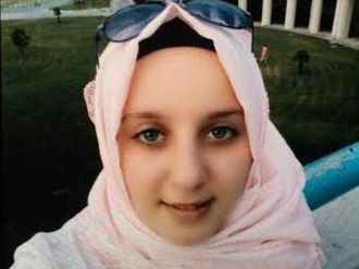 Selfie çekerken maganda kurşununa hedef oldu