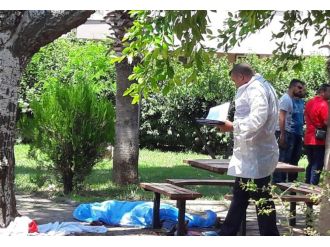 Konuşmak için çağırdığı eşini öldürdü