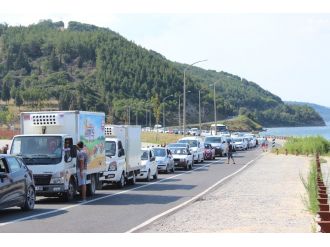 Çanakkale’de feribot kuyruğu devam ediyor