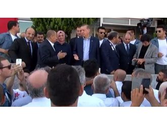 Erdoğan, Atatürk Havalimanı’ndaki taksi durağını ziyaret etti