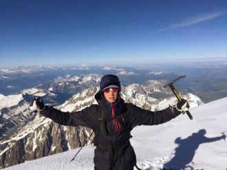 Padişah torunu Suriyeliler için Avrupa’nın zirvesine tırmandı