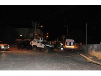 Askeri aracın geçişi sırasındaki patlama