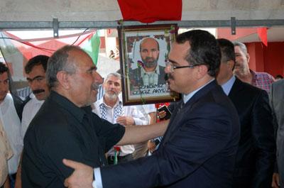 Bakandan Gazze şehidinin ailesine ziyaret