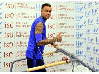 Van der Wiel imzayı bugün atıyor