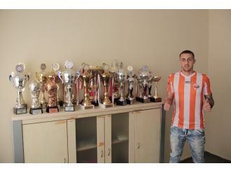 Adanaspor, Renan Souza Diniz’i renklerine bağladı