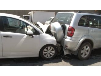 İstanbul’da 15 araç birbirine girdi