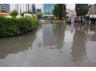 İstanbul bayrama yağmurlu girdi