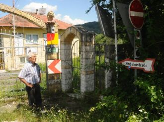 Bu köyde tabelalar Almanca