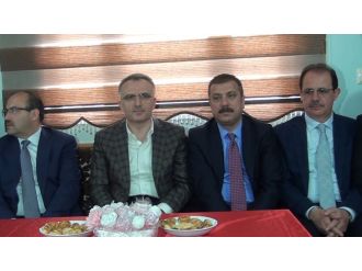 "Terörle İslam kelimesi asla yan yana gelmez"