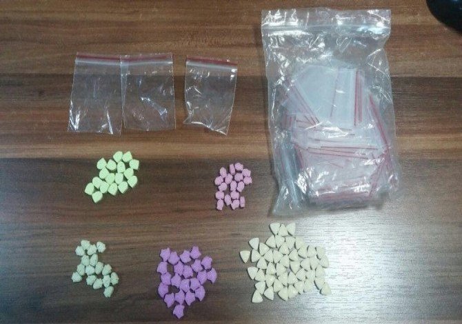 Uyuşturucu Satıcısı 2 kişi Tutuklandı