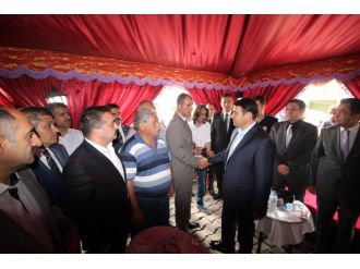 Vali Işın, Sırrı Sakık’a seslendi: "PKK’nın haracına karşı dur"