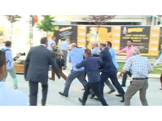 Akşener’in bayramlaşma programında arbede yaşandı