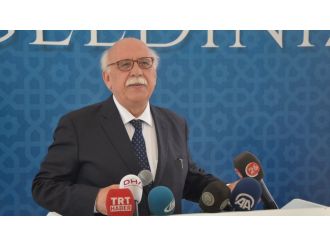 "Napcez netcez o turistleri buraya getcez"