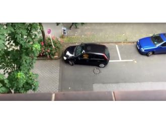 6 dakika boyunca park etmeye çalıştı, başaramadı